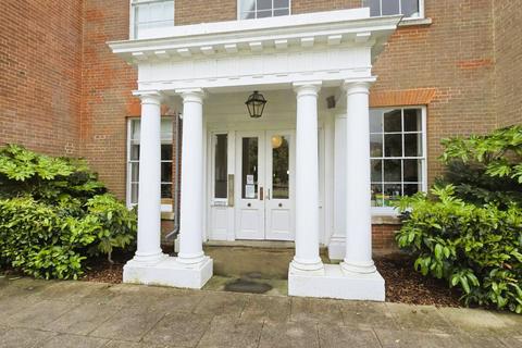 1 bed property, in North Square, £160,000