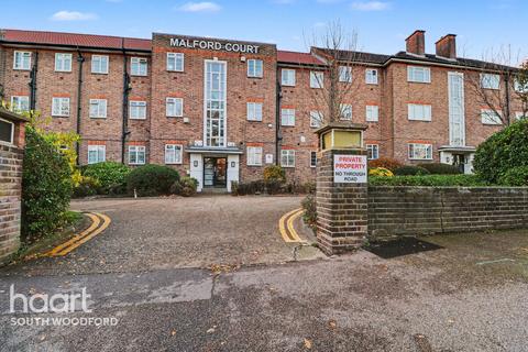 2 bed property, in The Drive, £275,000