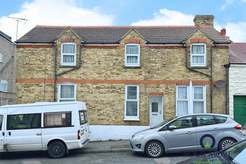 3 bed property, in Belmont Road, £240,000