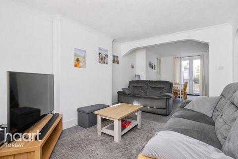 3 bed property, in Hartop Road, £210,000