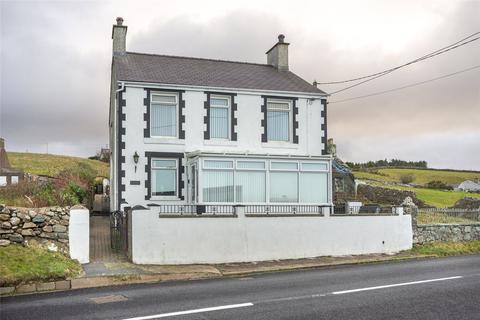 4 bed property, in Rhosgadfan, £260,000
