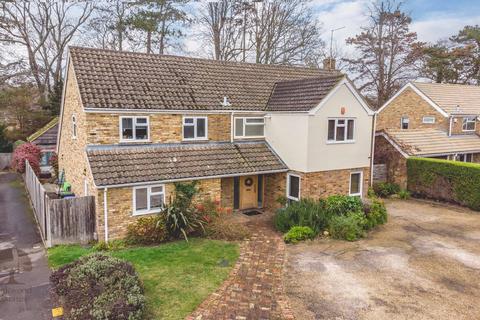 6 bed property, in Badgers Wood, £1,200,000