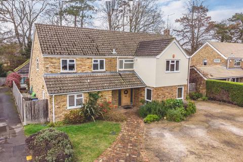 6 bed property, in Badgers Wood, £1,200,000