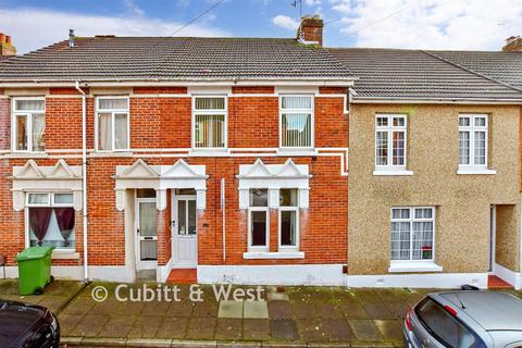 2 bed property, in Dean Road, £240,000