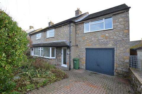 4 bed property, in Laburnum Grove, £235,000