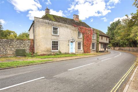 7 bed property, in Ixworth, £750,000