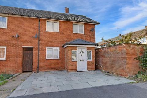 3 bed property, in Spenders Close, £400,000