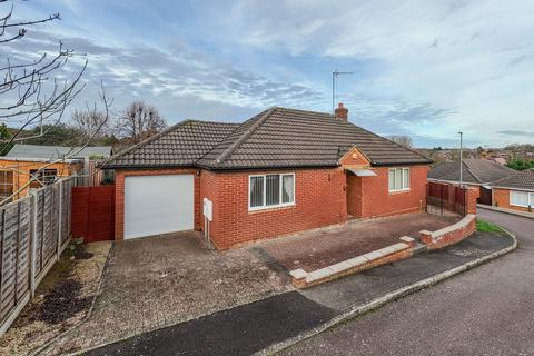 2 bed property, in Milldale Gardens, £300,000