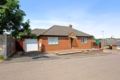 2 bed property, in Milldale Gardens, £290,000