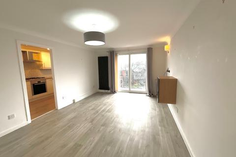 2 bed property, in Egerton Court, £100,000