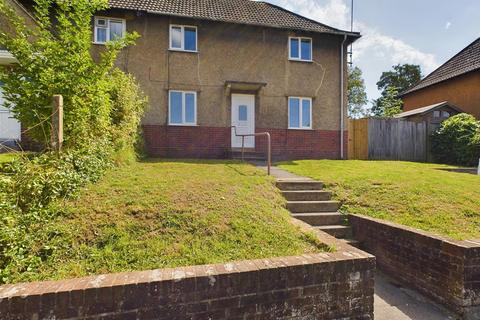 6 bed property, in Colbourne Avenue, £450,000