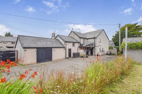 4 bed property, in Llandrillo, £365,000