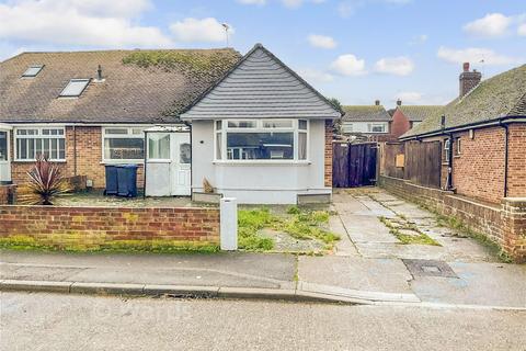 2 bed property, in Noble Gardens, £265,000