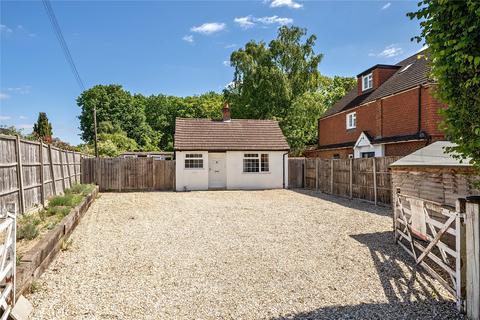 1 bed property, in Potters Lane, £425,000