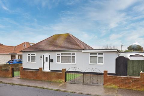 2 bed property, in Marrose Avenue, £350,000