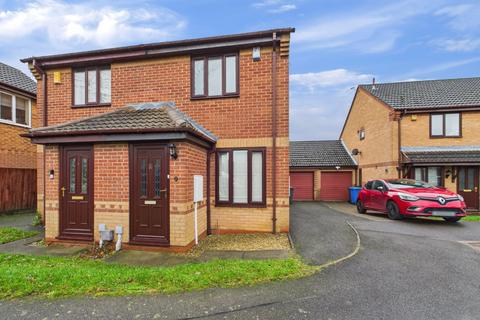 2 bed property, in Benmore Court, £217,500