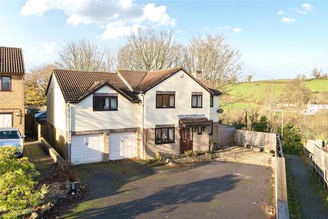 5 bed property, in Naisholt Road, £530,000