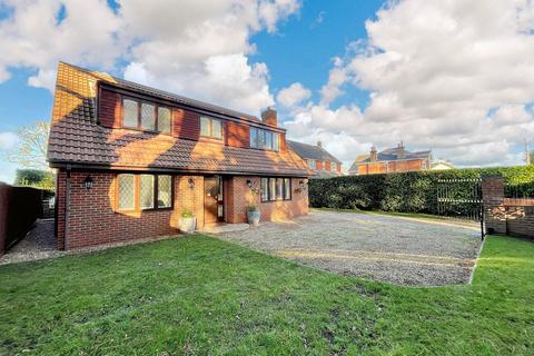 4 bed property, in Corfe Mullen, £850,000