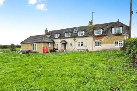 6 bed property, in Mill Road, £950,000
