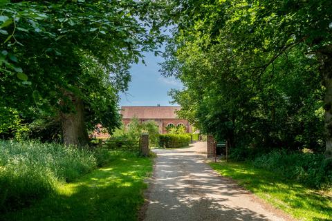 4 bed property, in Refined Rural Living in South Creake, £1,250,000