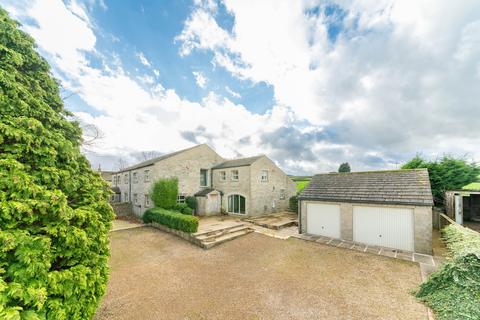 4 bed property, in Holt Farmhouse, £850,000