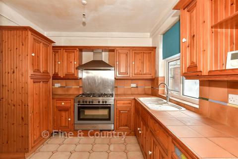 7 bed property, in Thanet Road, £800,000