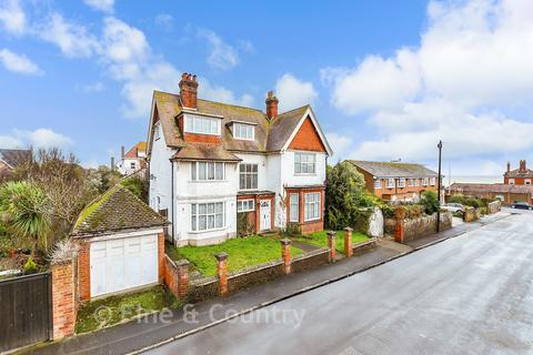 7 bed property, in Thanet Road, £800,000
