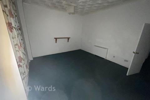 2 bed property, in Harmer Street, £110,000