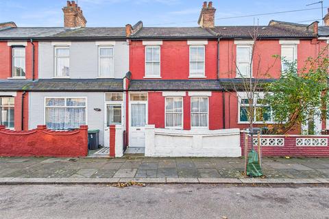 3 bed property, in Rosebery Avenue, £495,000