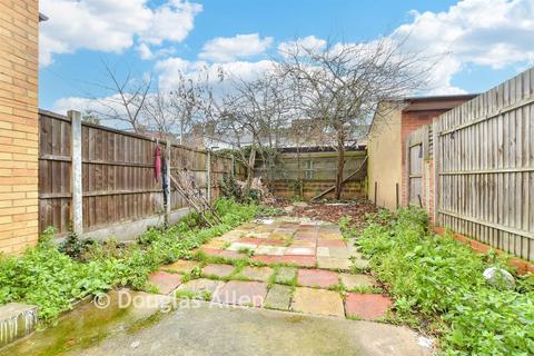 3 bed property, in Halley Road, £500,000