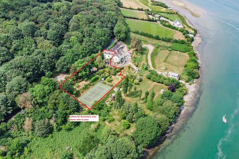 4 bed property, in St. Dogmaels, £399,000