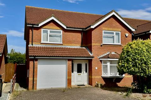 4 bed property, in 14 Kestrel Drive Louth LN11 0GE, £290,000