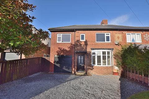 4 bed property, in Station Road, £285,000