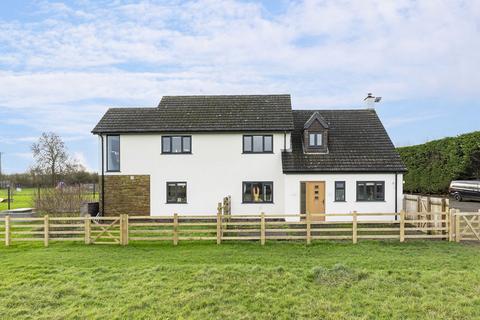 4 bed property, in Ashby Lodge, £1,275,000