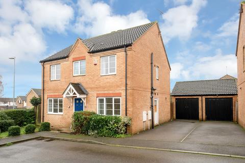 4 bed property, in Hectors Way, £325,000