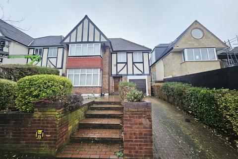 4 bed property, in Armitage Road, £1,650,000