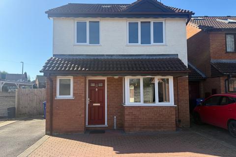 4 bed property, in The Greenwoods, £370,000
