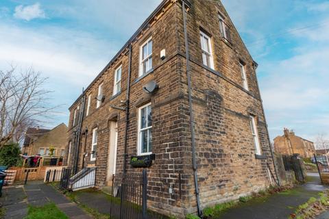 3 bed property, in Mill Street, £220,000