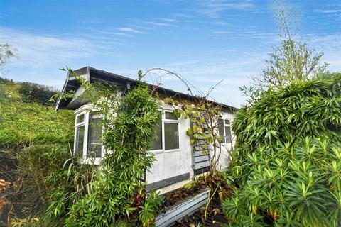 1 bed property, in Perranarworthal, £65,000