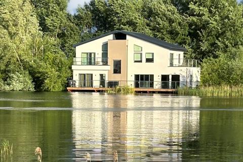 4 bed property, in Waters Edge 24, £1,250,000