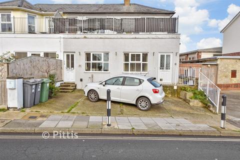 3 bed property, in Beachfield Road, £150,000