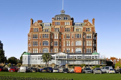 1 bed property, in The Grand, £275,000