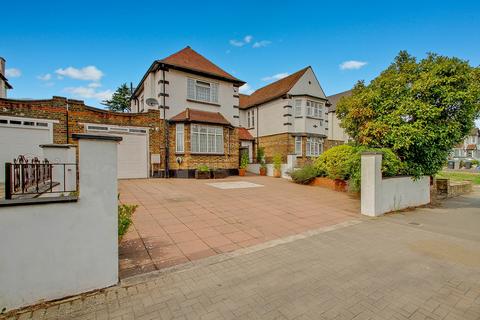 4 bed property, in Birchen Grove, £925,000