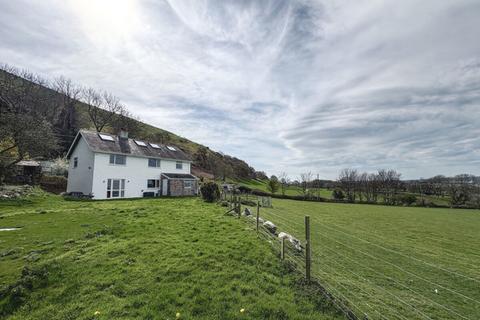 3 bed property, in off Roman Road, £550,000