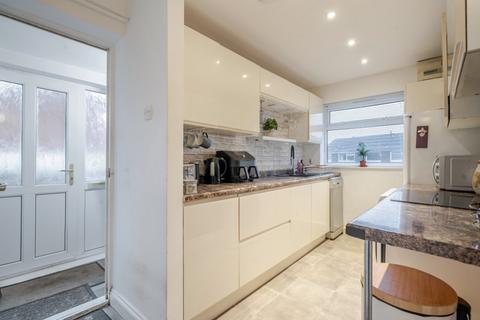 2 bed property, in Wroxall Drive, £185,000