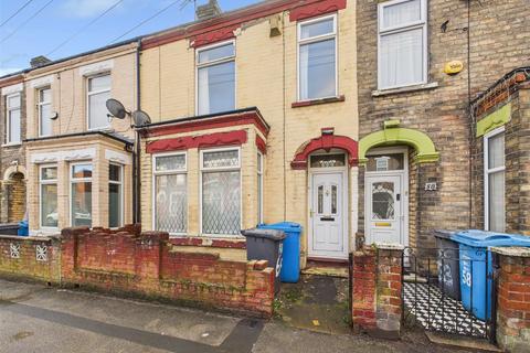 3 bed property, in Bacheler Street, £100,000