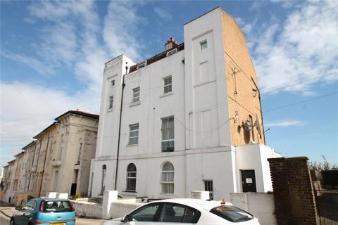 1 bed property, in Pier Road, £150,000