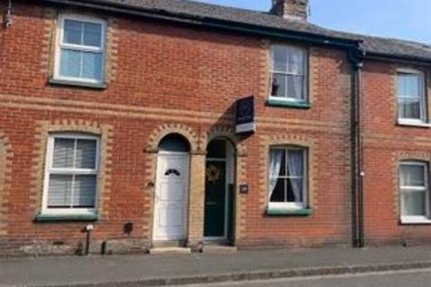 2 bed property, in Caesars Road, £169,995