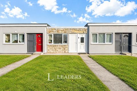2 bed property, in Beadlemead, £175,000