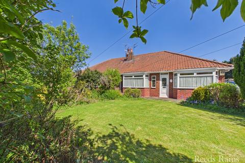 3 bed property, in Longdales Lane, £245,000